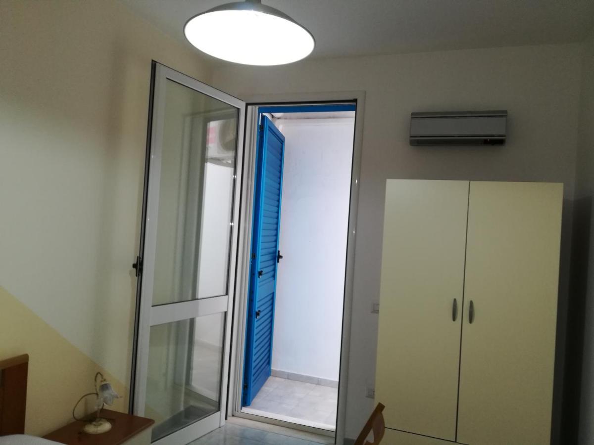 Appartamento Mozart 3 A Pescoluse มารินาดิเปสโคลูเซ ภายนอก รูปภาพ