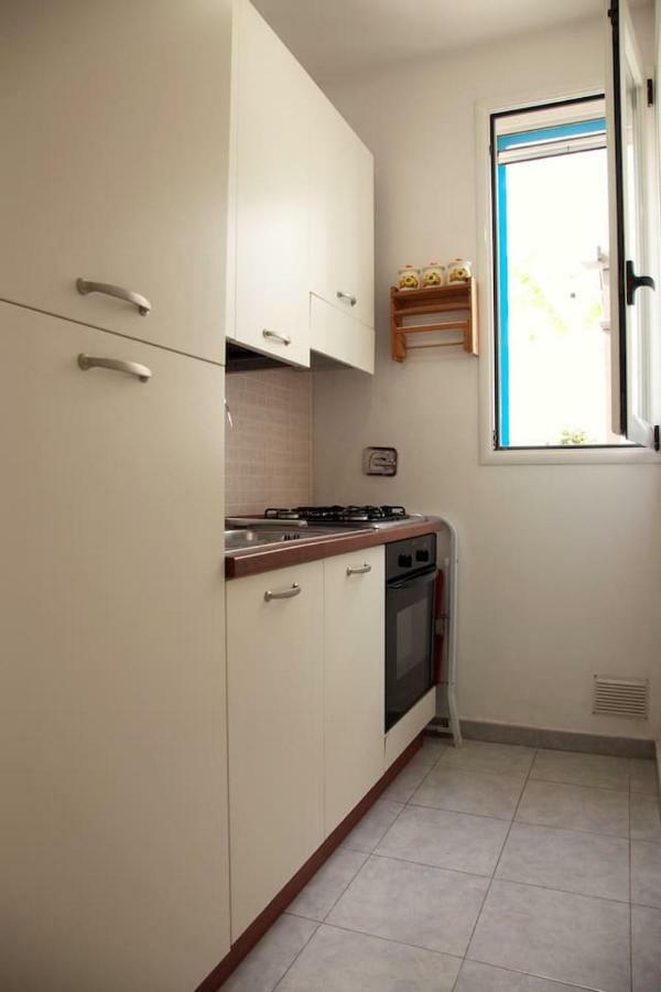 Appartamento Mozart 3 A Pescoluse มารินาดิเปสโคลูเซ ภายนอก รูปภาพ